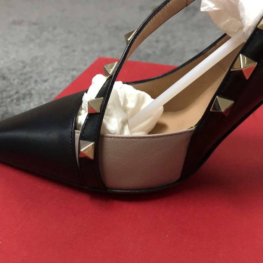 Women’s Valentino Garavani black leather pumps - Picture 10 of 11